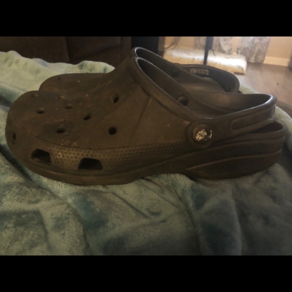 Black Crocs size 8 women/6 mens